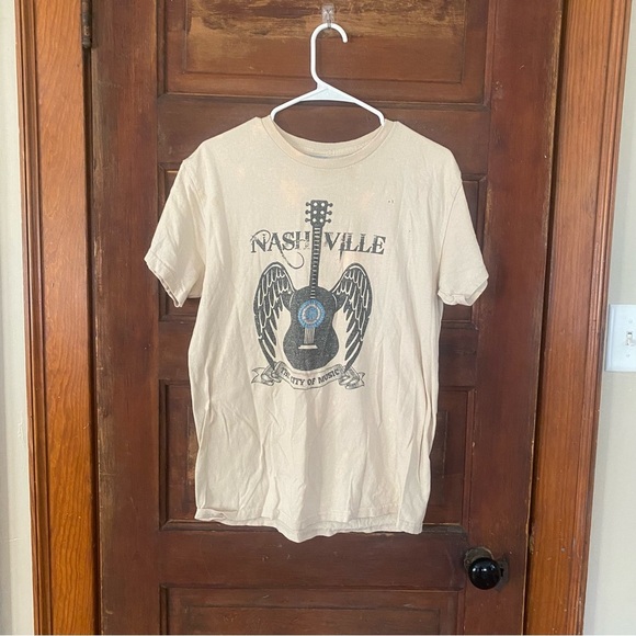 Tops - Nashville Graphic T-Shirt